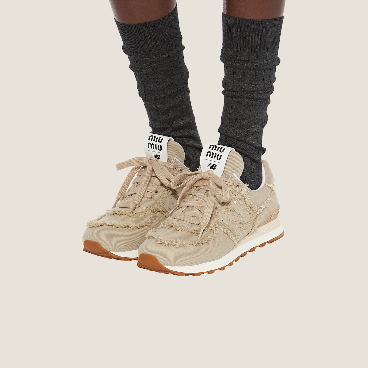 New Balance 574 x Miu Miu牛仔布運動鞋 NT$ 32,500