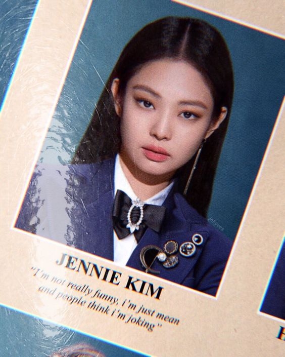 不少人會特地去相館正式的證件照