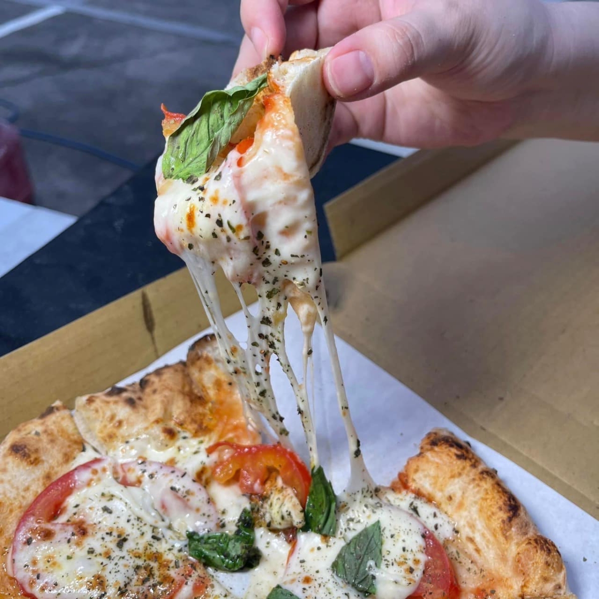 「公11夜市市集」現場很多美食攤位