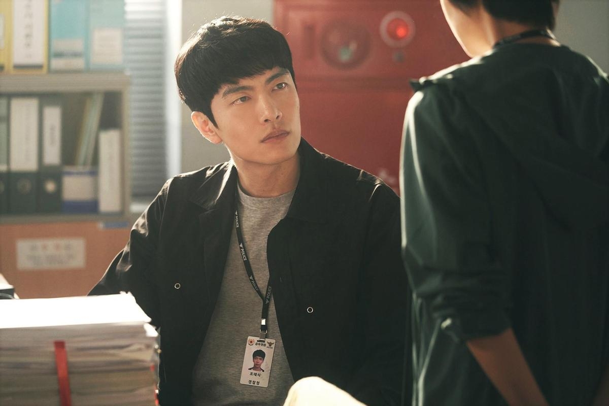 李民基過往在《大家的謊言》飾演搜查組刑警。