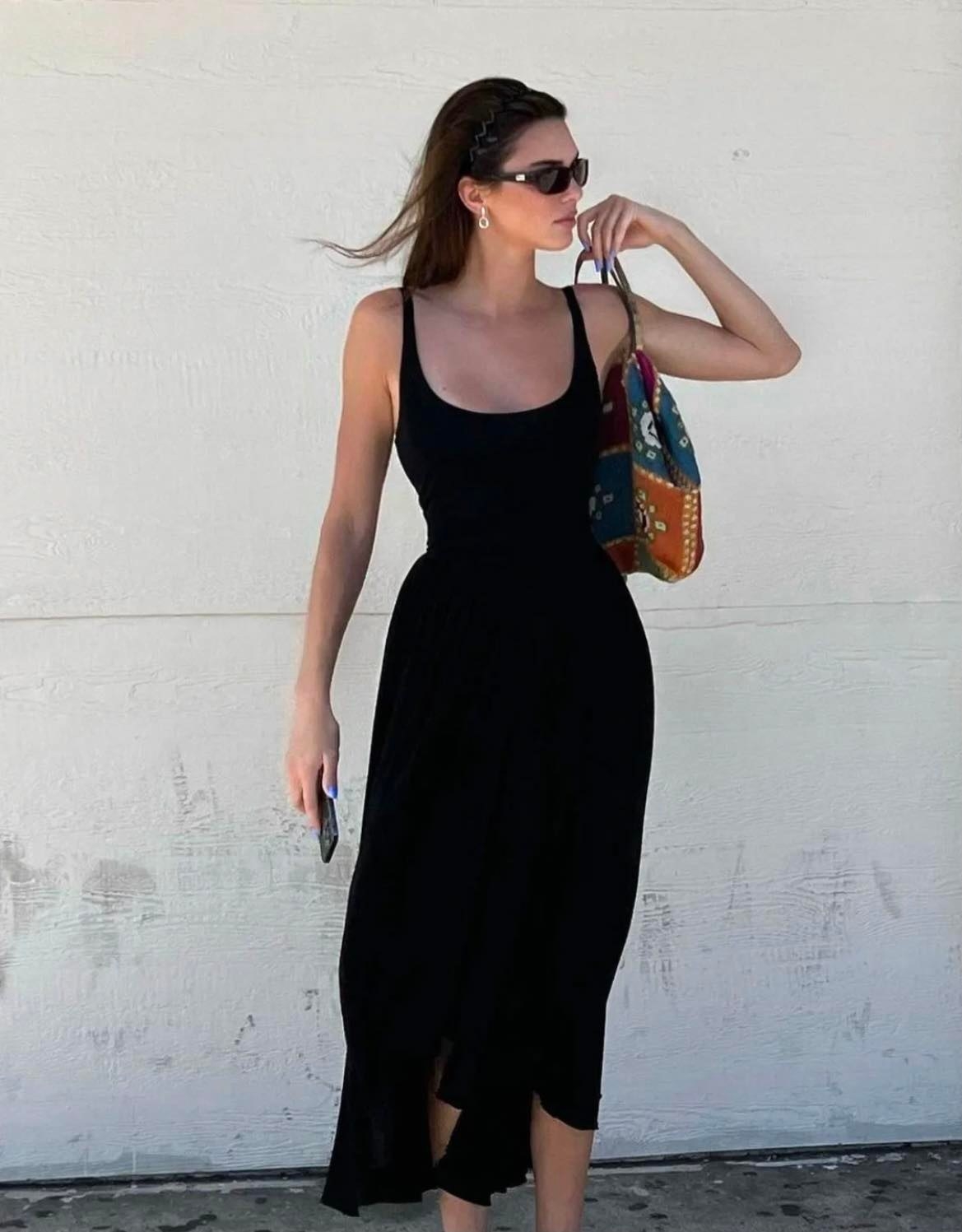 Kendall Jenner 身穿Khaite 連身裙