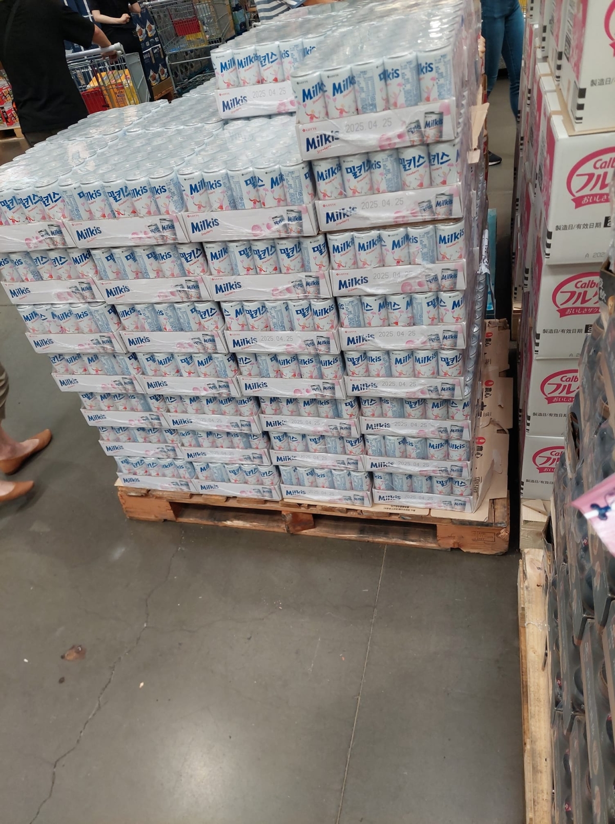 「樂天草莓優格風味碳酸飲」大量上架