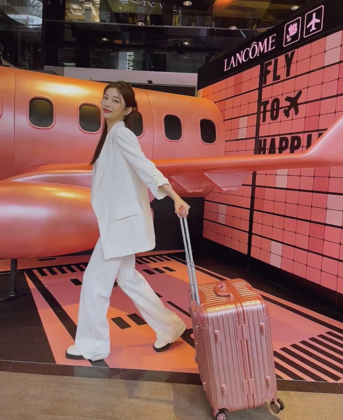 FLY TO HAPPINESS