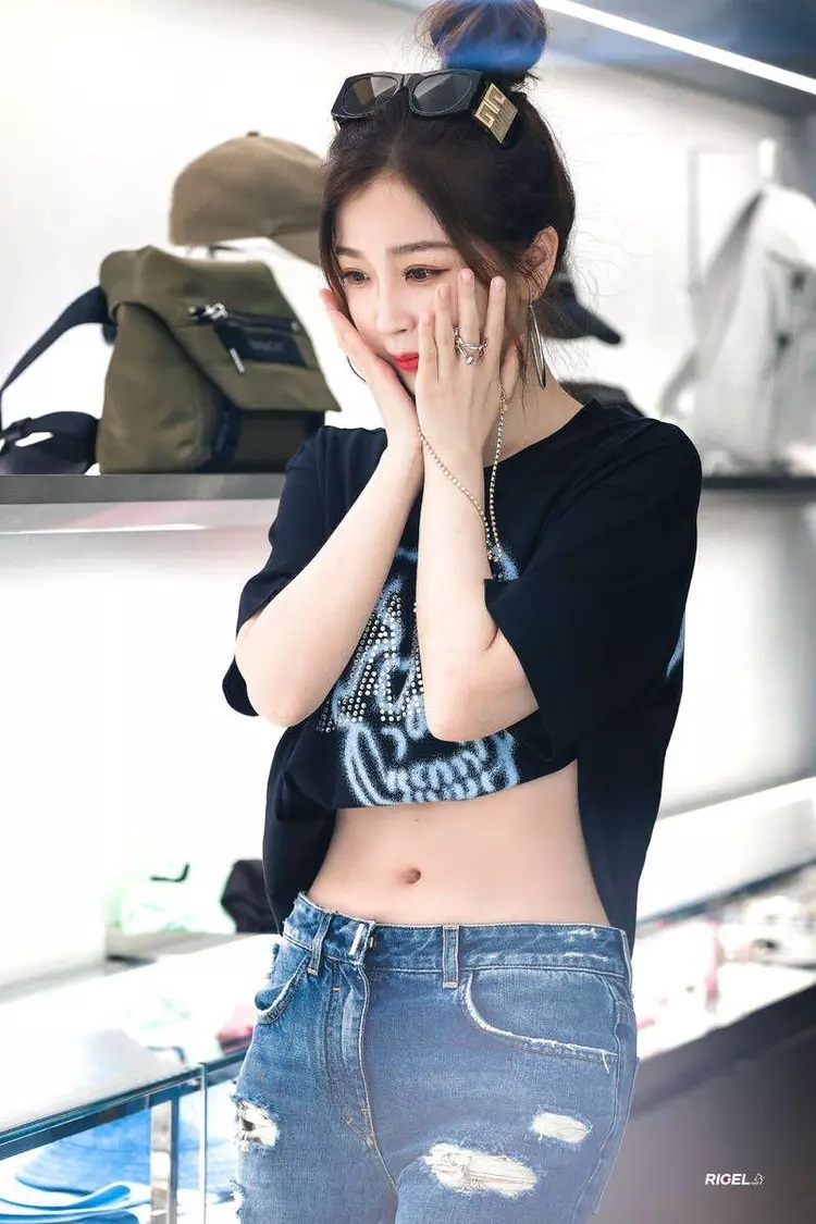 虞書欣戴上墨鏡再拍一張！