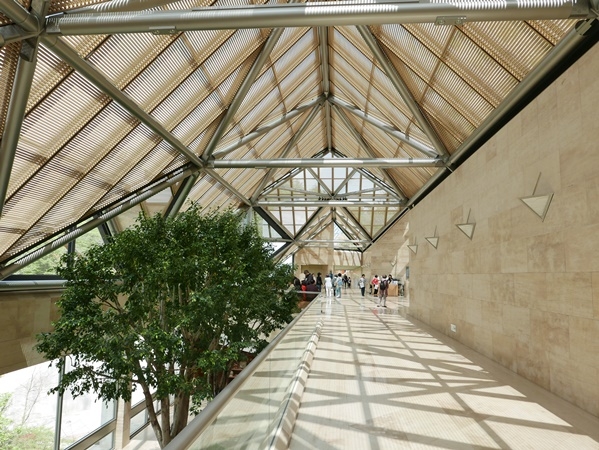 2018 Louis Vuitton 早春大秀選址於京都美秀美術館