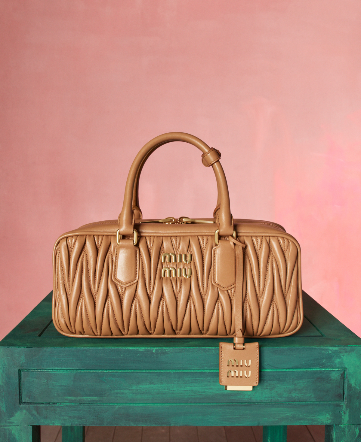 Miu Miu Arcadie Matelassé納帕軟皮包款,NT$97,000