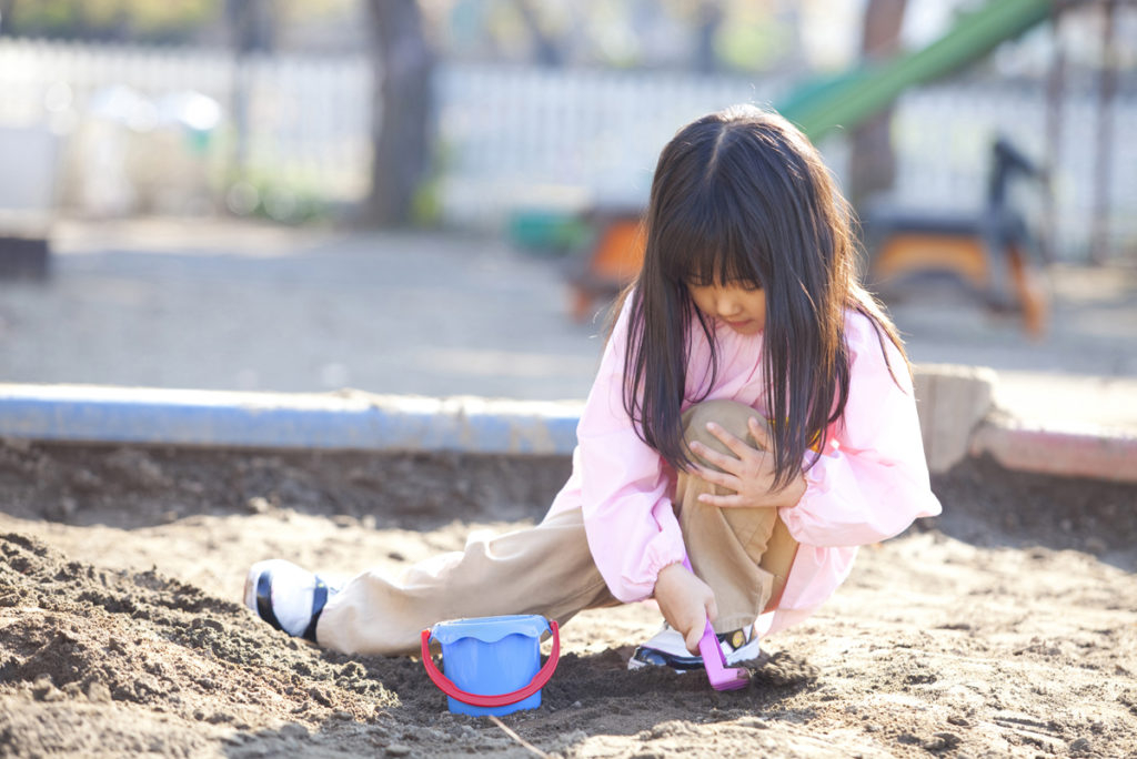 日本公園沙坑驚見職人級「金字塔沙雕」掀話題