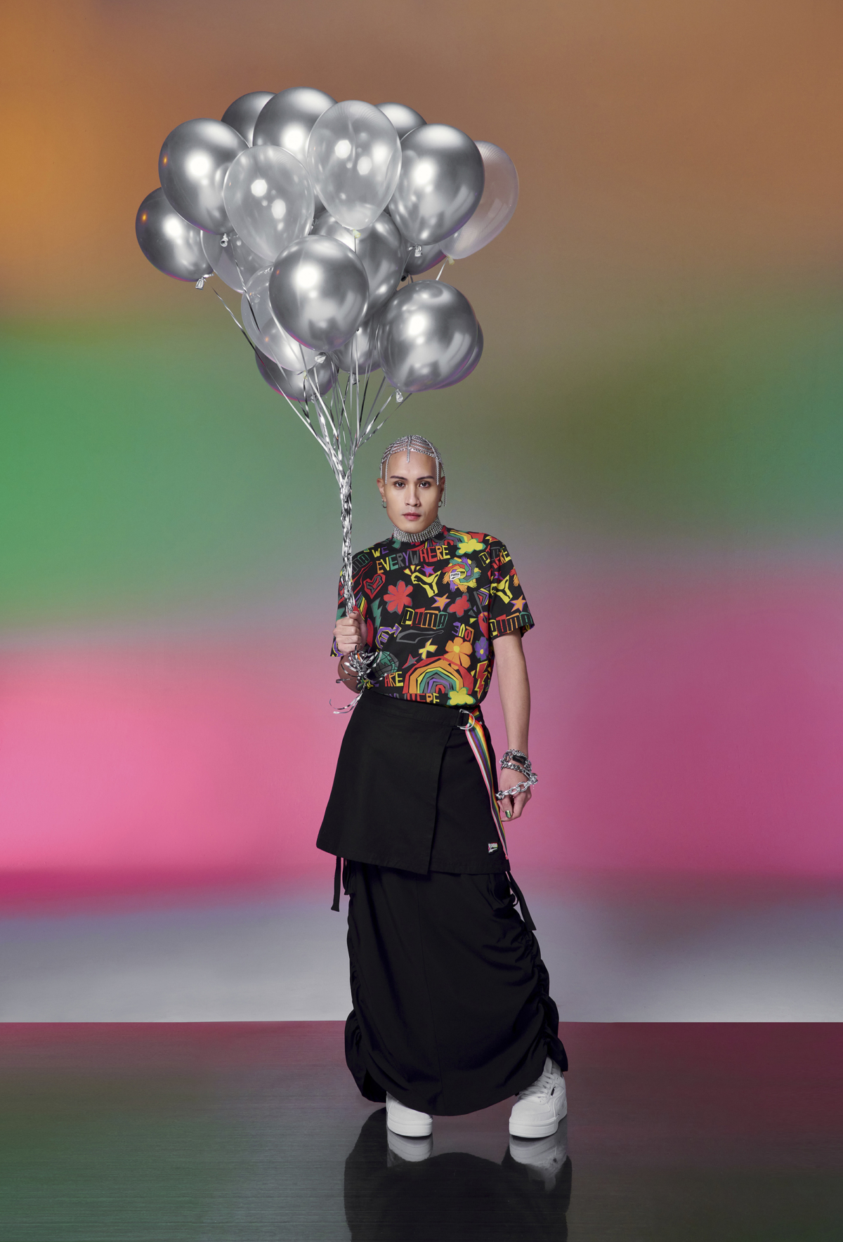 PUMA 流行系列WAE印花短袖T恤,NT$1,580、流行系列WAE短裙$2,280、流行系列 HuoYao 工裝長褲 ,NT$3,580、CA Pro Canvas,NT$2,880