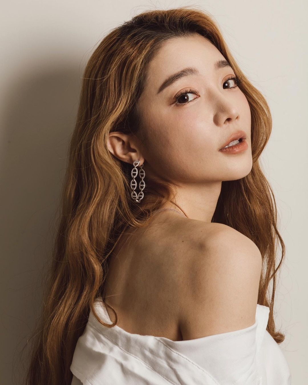 依依近期工作忙碌