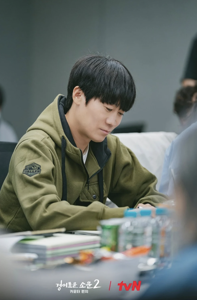 陳善奎飾演傳聞的恩人兼熱血消防員「朱錫」