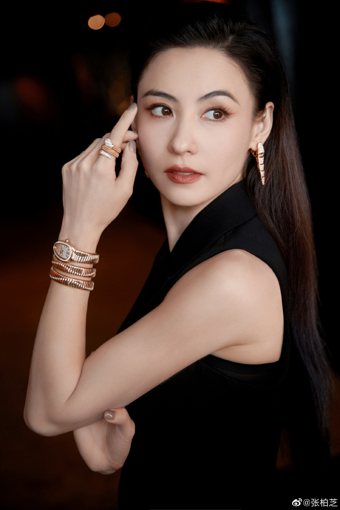 張柏芝回眸百媚生,濃顏美女根本不老!