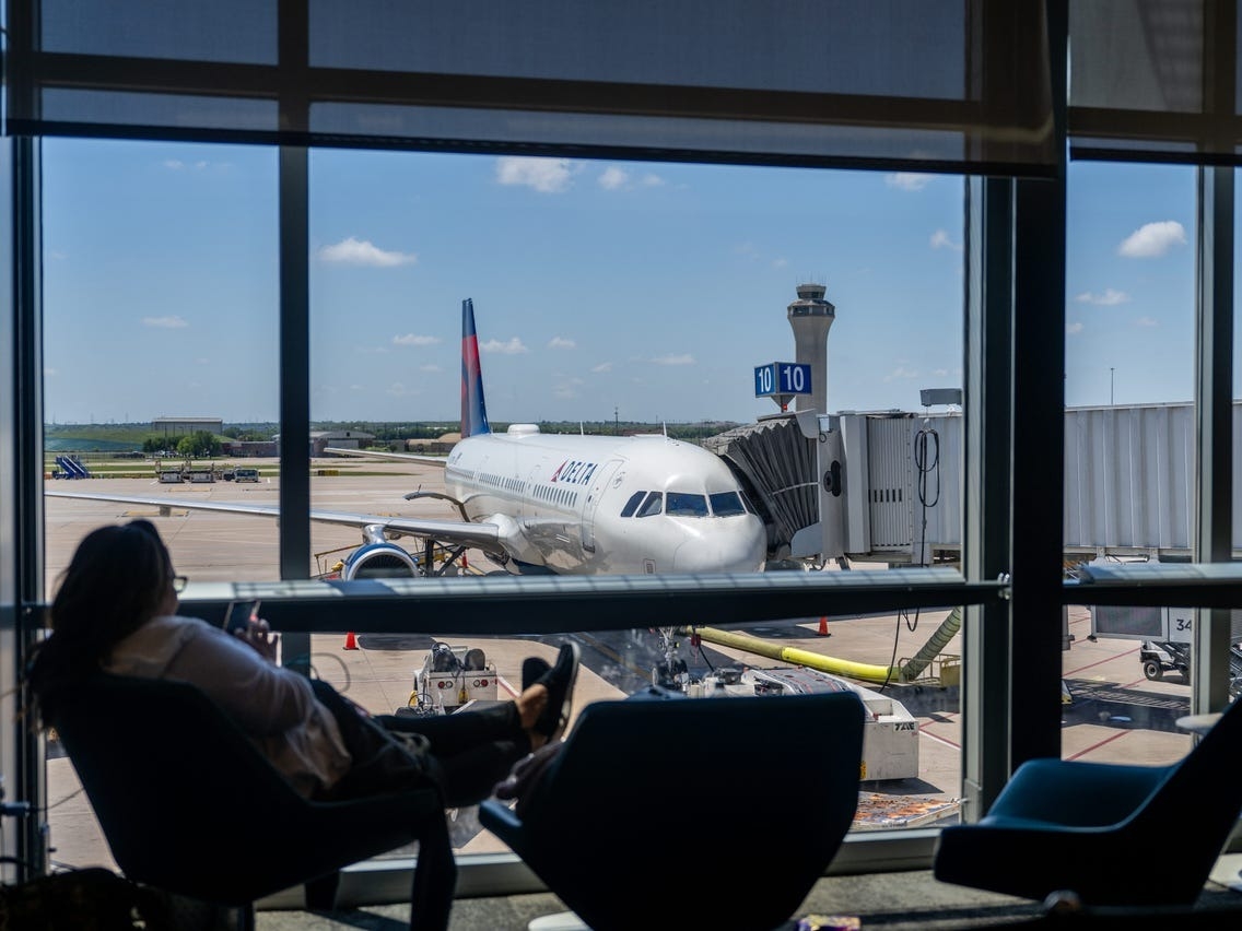 搭飛機通勤成為Sophia Celentano的每周工作日常