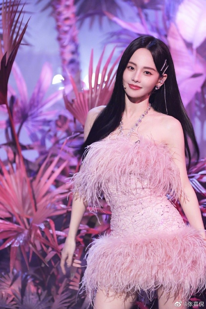 張嘉倪在《乘風2023》美得令人驚嘆！