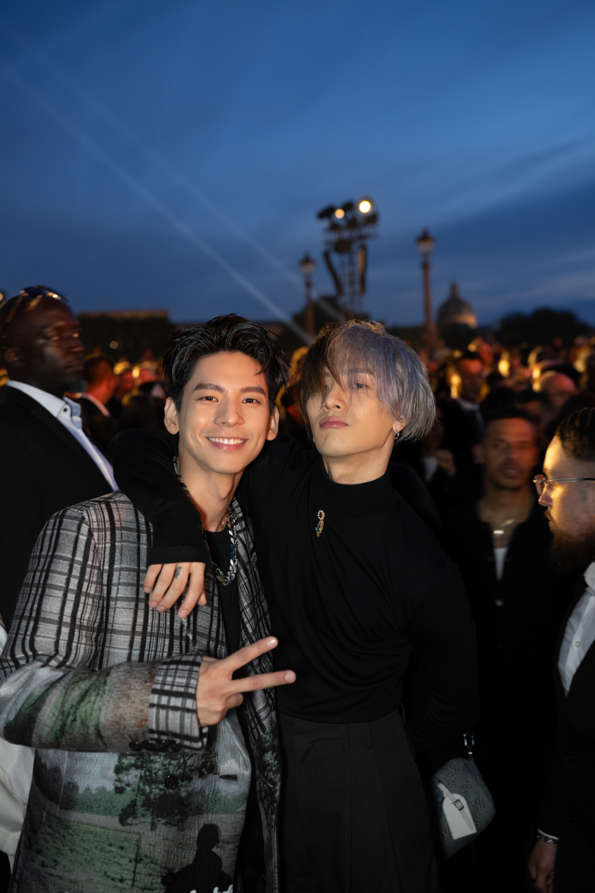 林柏宏與王嘉爾合影