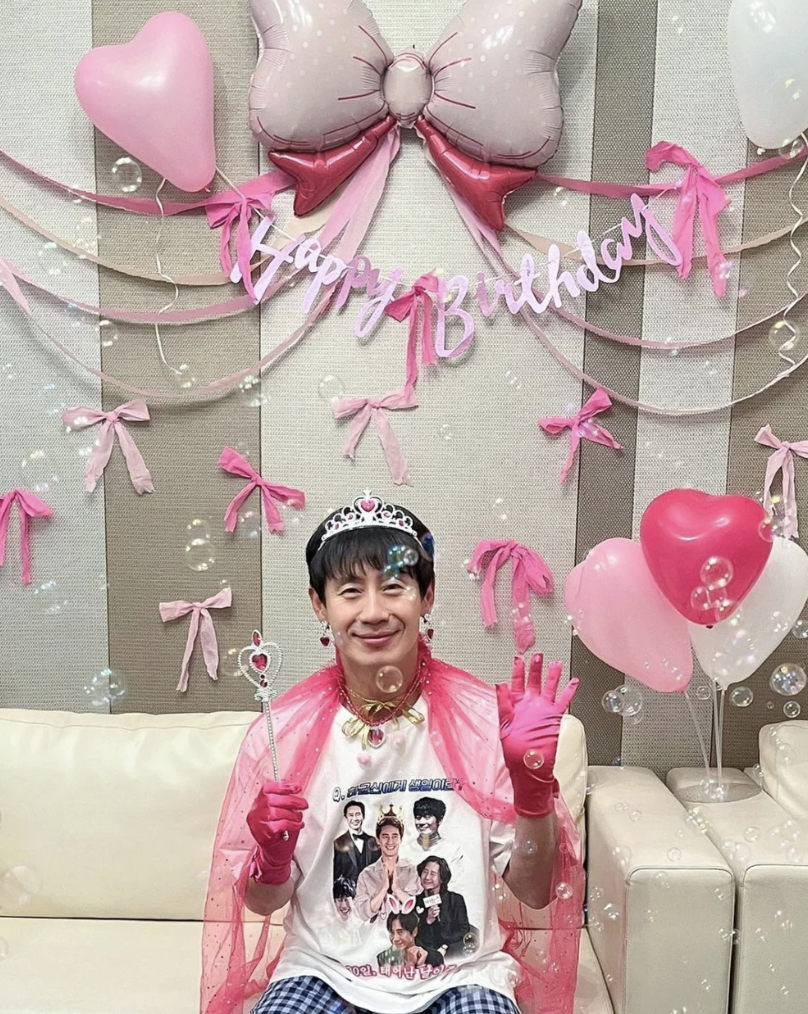 申河均變身「公主」