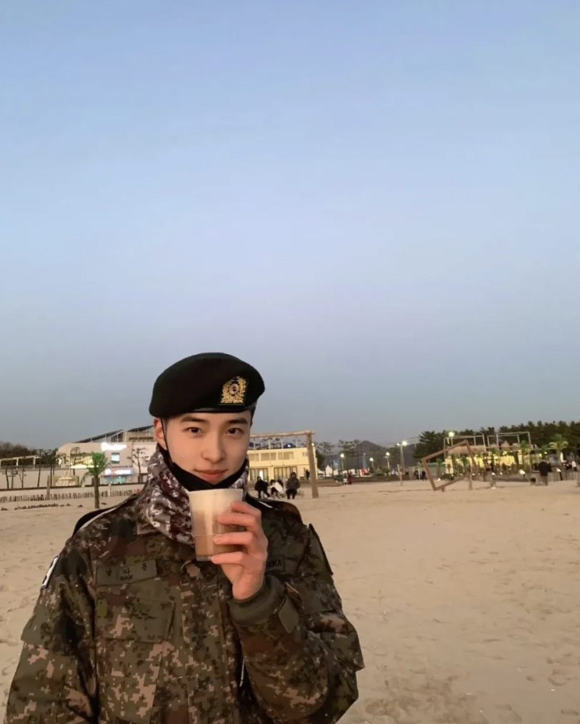 南多凜持續更新軍裝近況照