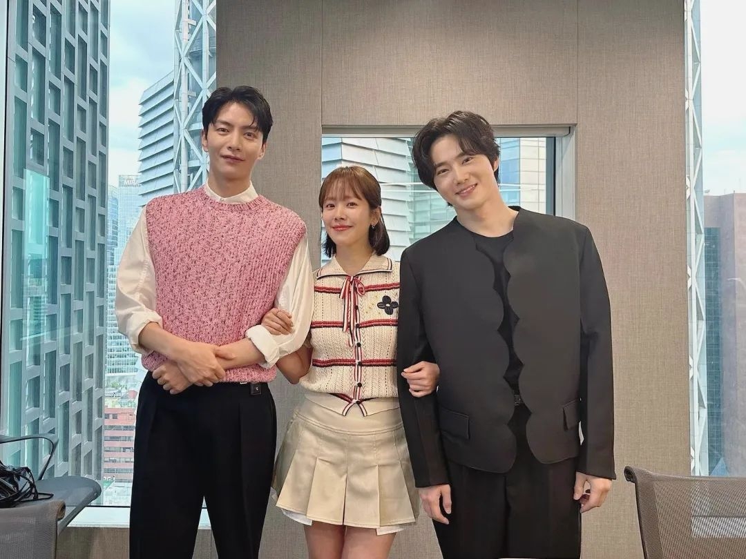 《時髦一點》韓志旼、李民基、金俊勉同樣也是黃金鐵三角。