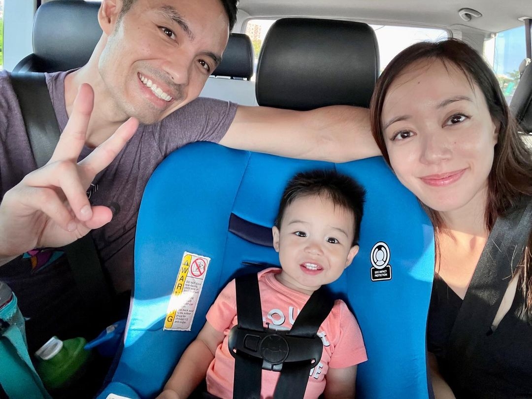 許嘉凌近期一家三口回到台灣。