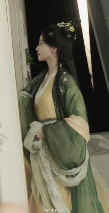 《狐妖小紅娘竹業篇》劉詩詩側臉路透照。