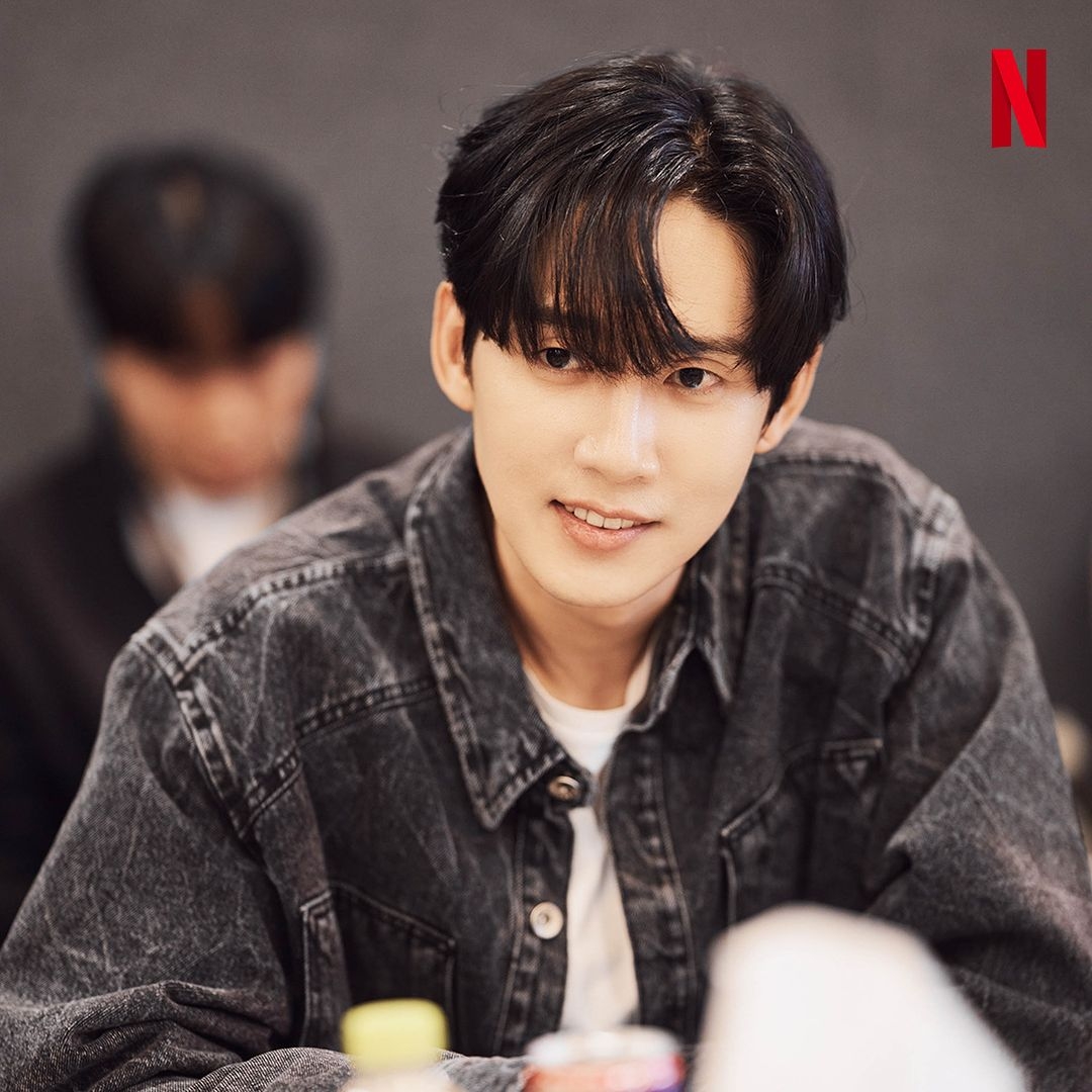 《黑暗榮耀》朴成勳頂著高人氣加入《魷魚遊戲2》。