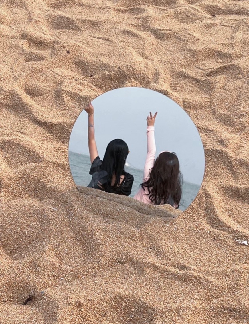 海邊拍照技巧2：鏡子映照法