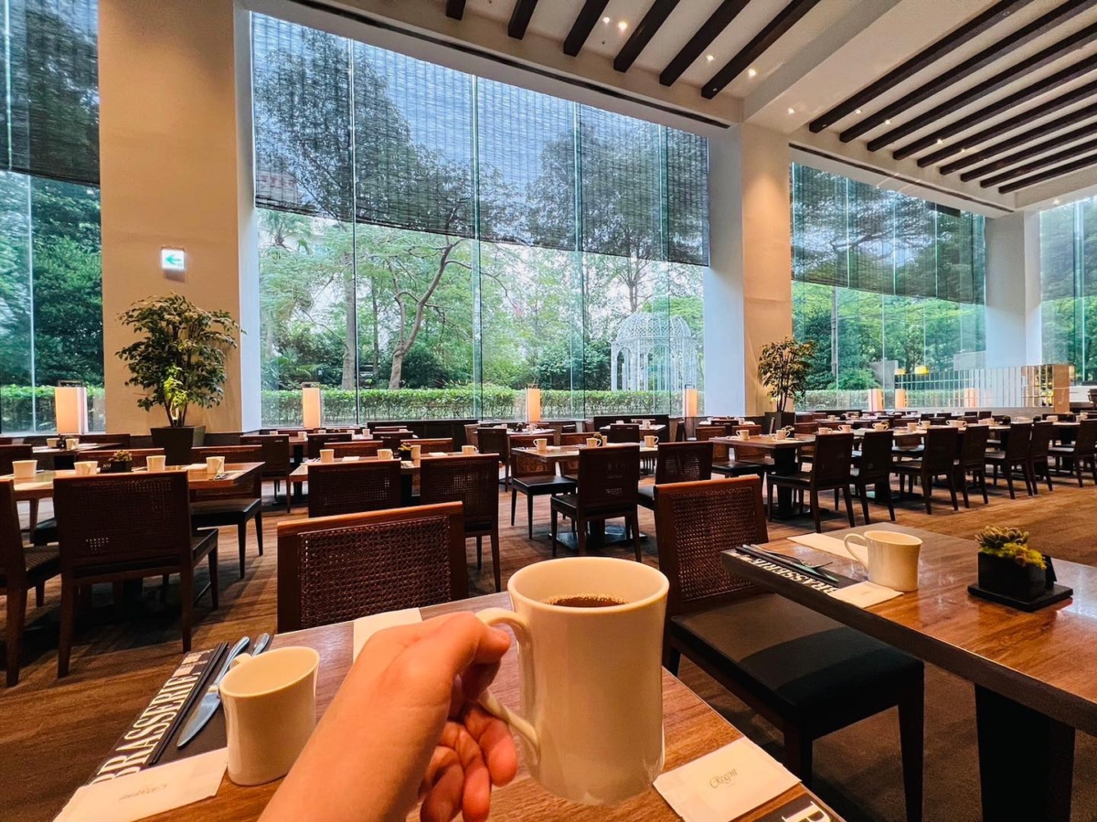 台北晶華酒店「栢麗廳」環境優美,令人放鬆。