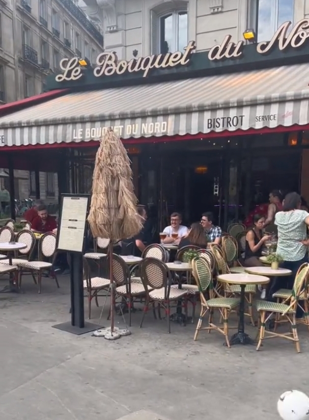 巴黎人彷彿只依靠咖啡生活,真正的主食小吃和餐廳數量完全比不上