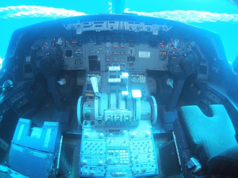 駕駛艙的模樣