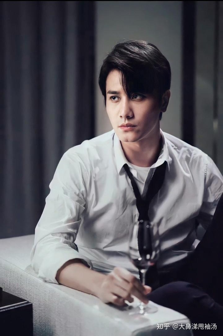 彭冠英在《玫瑰故事》飾演劉亦菲初戀情人。