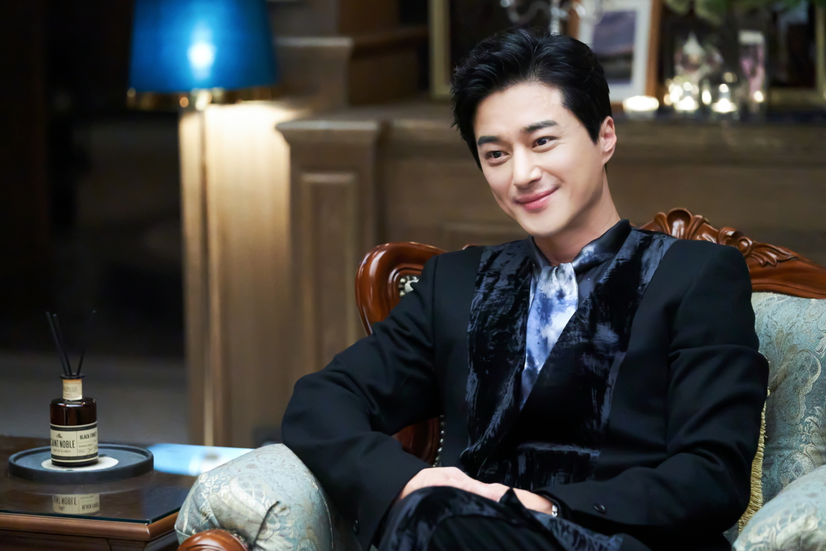 池迎山在《榴蓮小姐》分別飾演「朴一帥」和丹家次子丹家三子「丹至廷」。