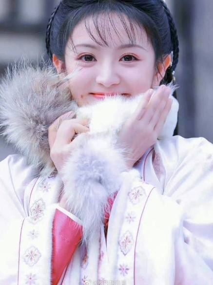 《卿卿日常》田曦薇笑起來甜死人不償命。