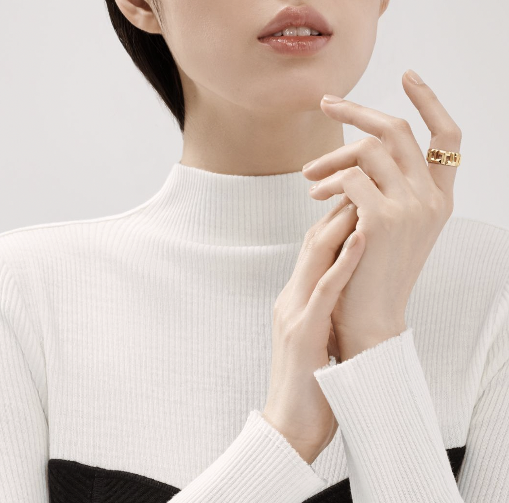 Tiffany T True 18K 金 8 毫米戒指