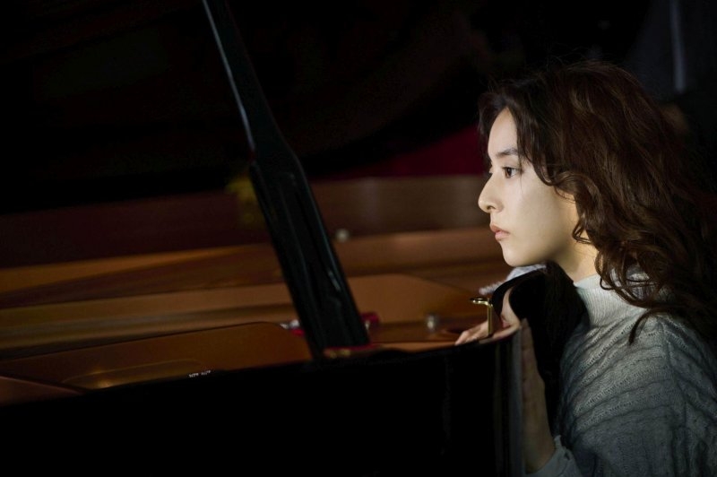 新木優子在電影裡大展琴藝，其實是每天苦練得來的成果。