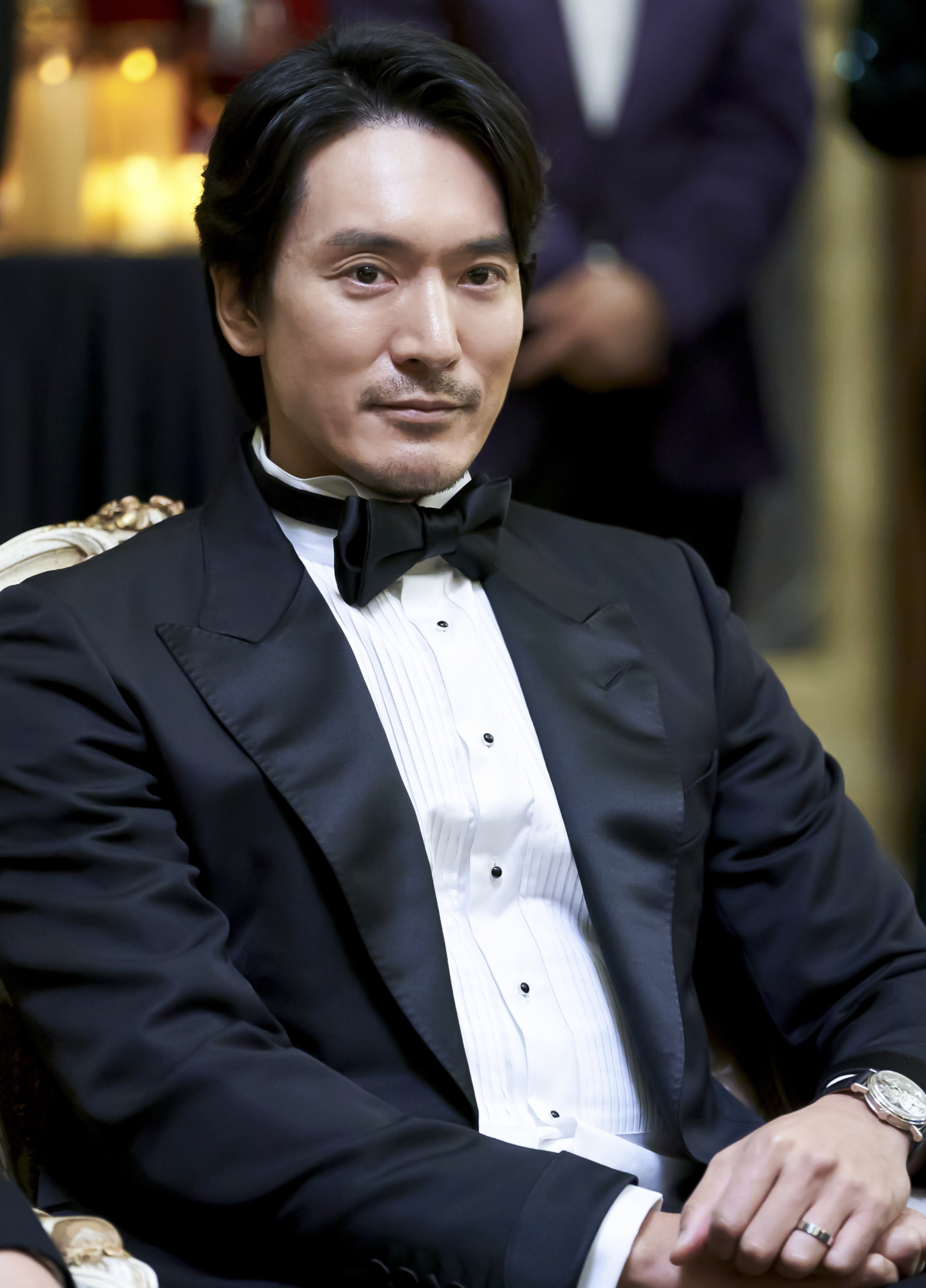 「GD姊夫」金敏俊在《榴蓮小姐》分別飾演「石鐵」和丹家次子「丹至勘」。