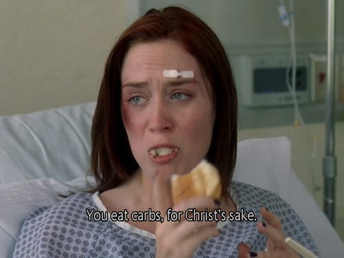 《穿著Prada的惡魔》艾蜜莉因為車禍而無法去巴黎