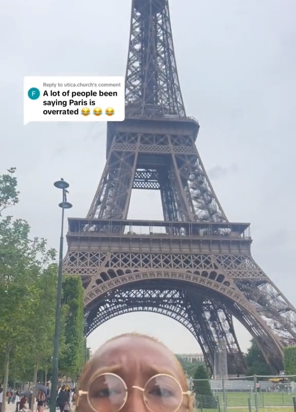 重頭戲巴黎鐵塔近看也非常灰舊