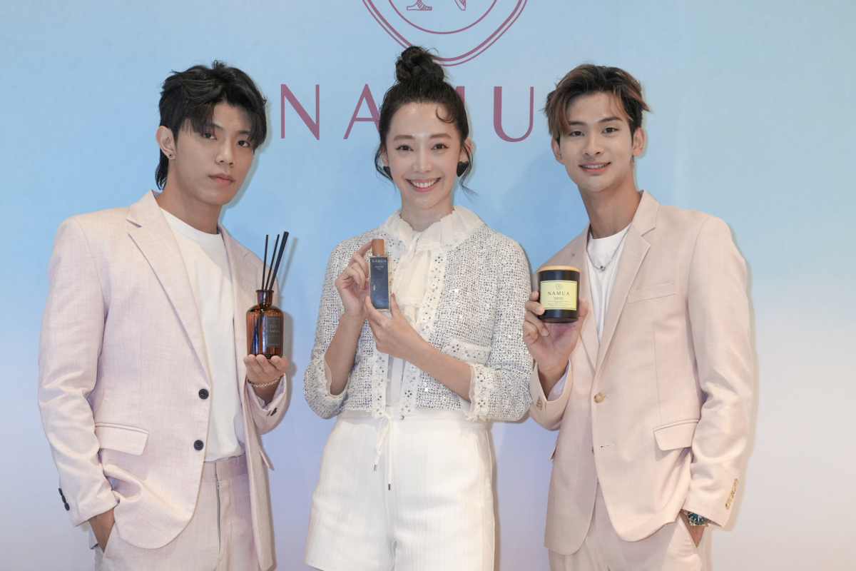 (由左至右)藝人陳峻廷、創辦人 王心恬、夏浦洋合影