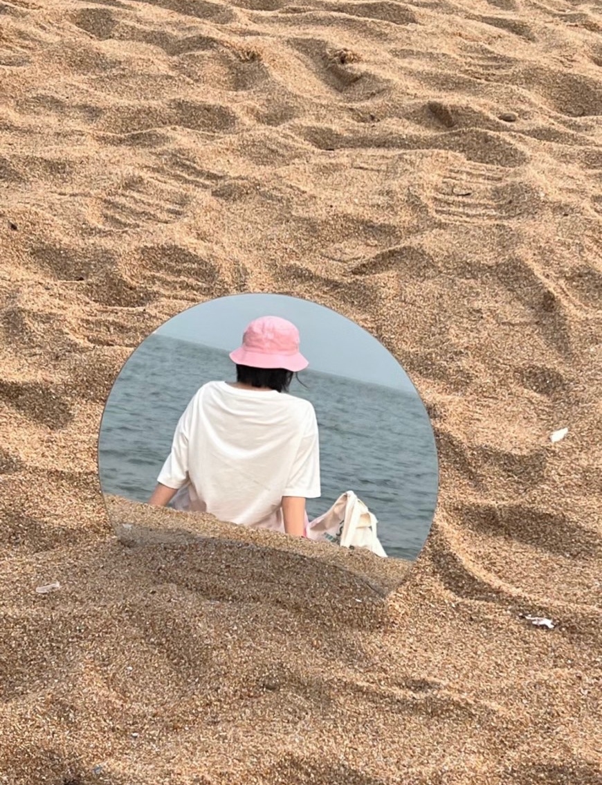 海邊拍照技巧2：鏡子映照法