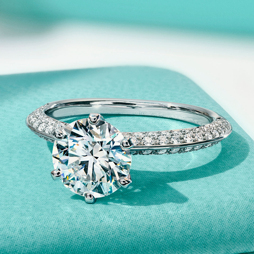 The Tiffany Setting鉑金六爪鑽石戒指