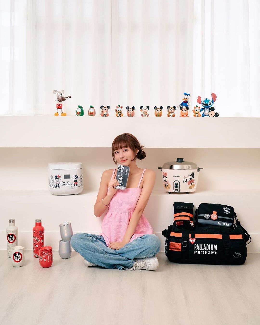Rakuten Girls 林襄在IG曝光PALLADIUM犀牛頓透明手機殼