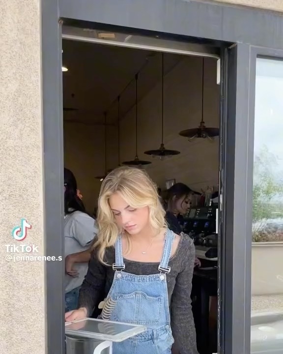 Jenna Renee被網友封為是真人版迪士尼公主