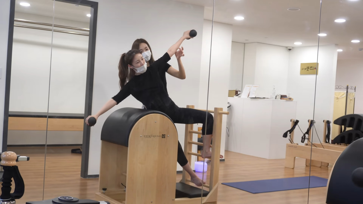 全烋星「瘦身不瘦胸」減重菜單2:大腿夾5公分厚書籍