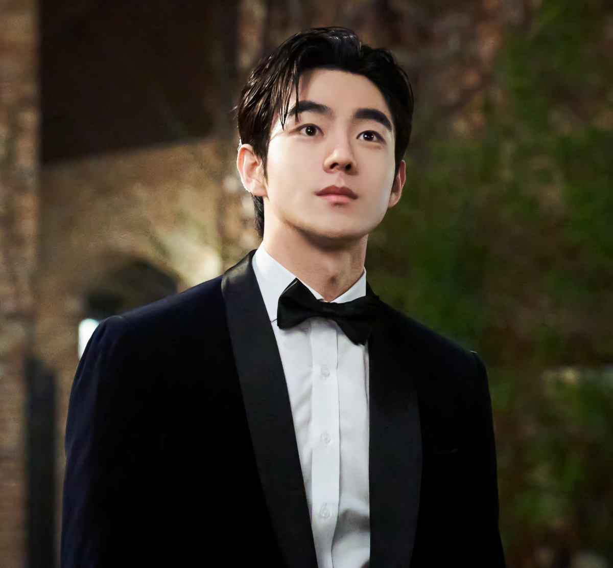 柳政厚在《榴蓮小姐》分別飾演「朴言」和丹家長孫「丹登明」。