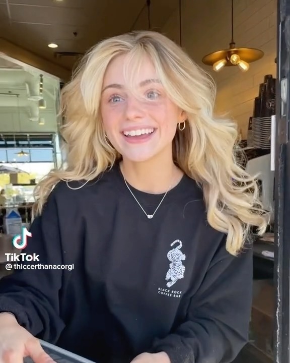 Jenna Renee爽朗的笑容讓許多顧客都戀愛了