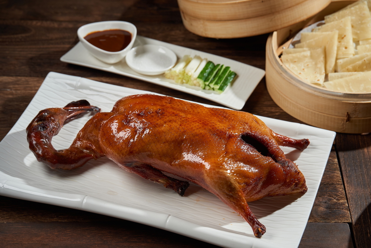 「爸氣十足烤鴨宴」酥脆多汁的烤鴨令人垂涎欲滴。