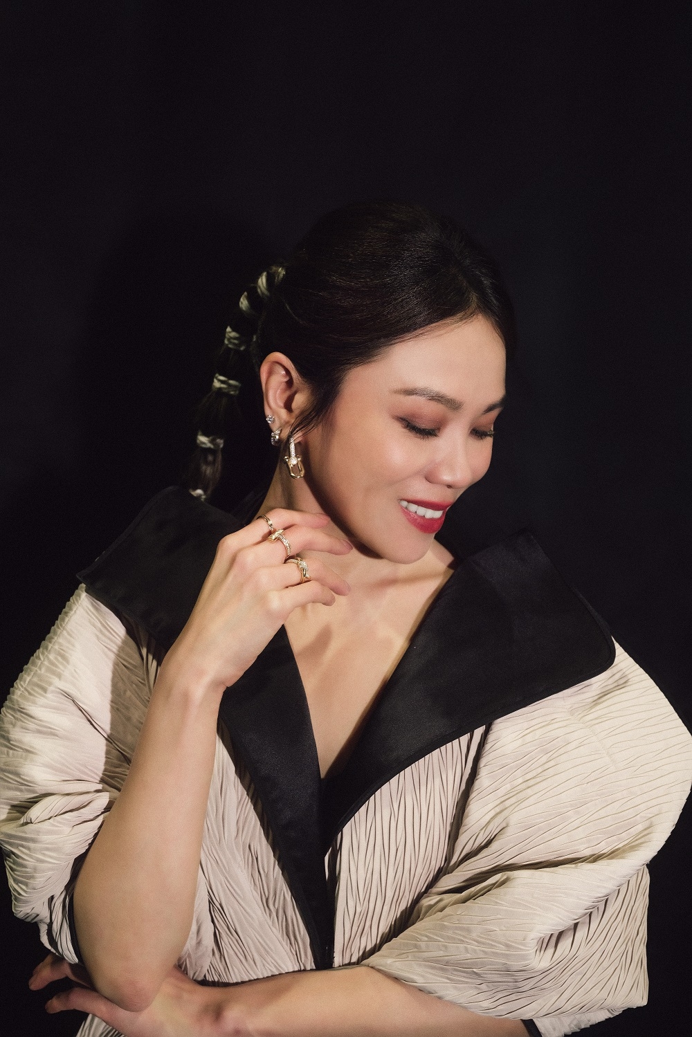 蔡健雅佩戴Tiffany珠寶作品參加第34屆金曲獎頒獎典禮