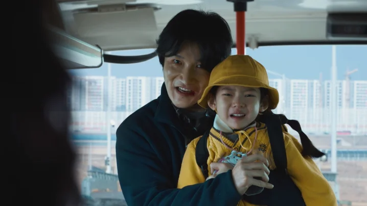 蘑菇頭老師變成《驅魔麵館2》的惡鬼了