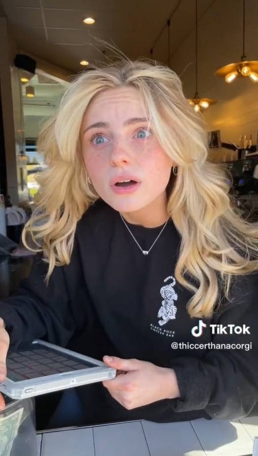 Jenna金色長髮相當迷人