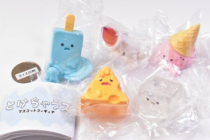 旁邊有硬幣當作比例尺