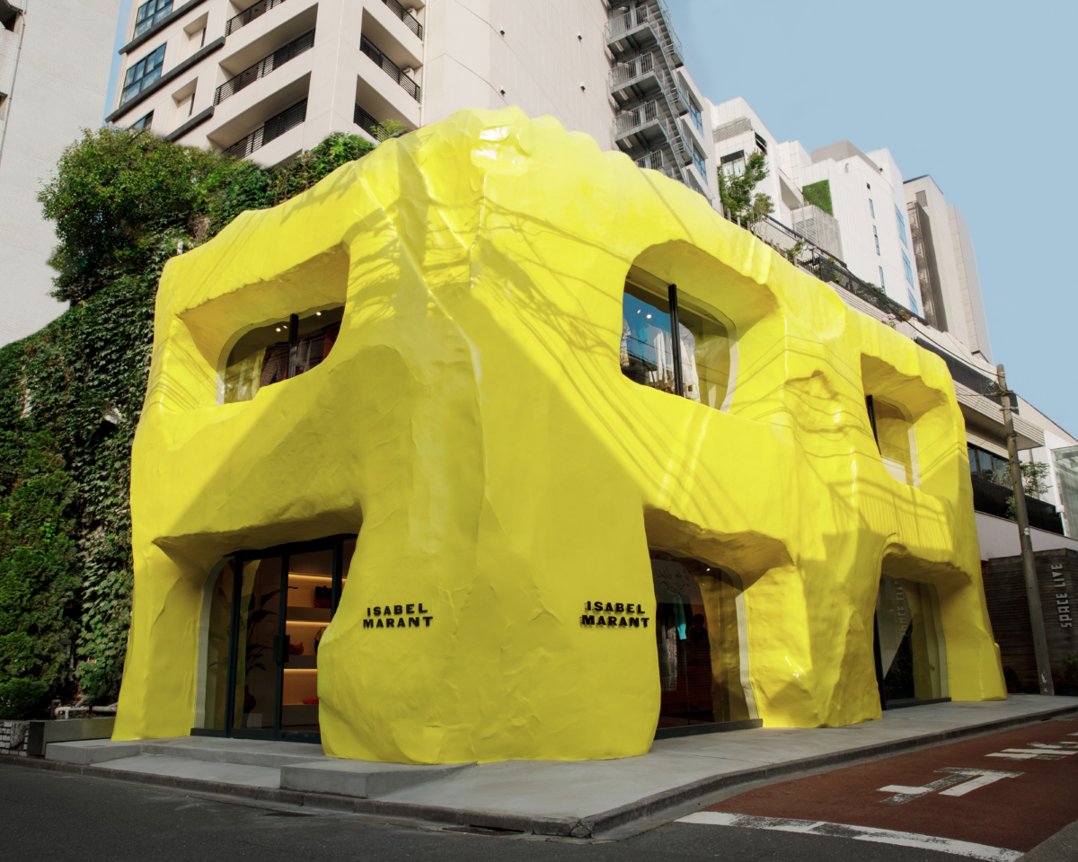 Isabel Marant「YELLOW HOUSE」是一個引人注目的大型藝術外牆。